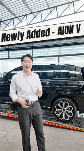 🏁 สดๆร้อนๆ ป้ายแดงสไลด์ตรงมาจากศูนย์เลยครับ เช้านี้กับ 𝐀𝐢𝐨𝐧 𝐕 คันนี้ ลูกค้าจองนำรถเข้าล่วงหน้ามาเกือบเดือนเลย บอกว่าออกรถแล้วอยากติดฟิล์มใสกันรอยทันทีครับ 𝐖𝐑𝐀𝐏𝐓𝐎𝐑 𝐓𝐇𝐀𝐈𝐋𝐀𝐍𝐃 เราดูแลให้เต็มที่ครับผม . ขอขอบพระคุณลูกค้าที่ไว้วางใจให้ ที่ ศูนย์บริการ 𝐖𝐑𝐀𝐏𝐓𝐎𝐑 𝐓𝐇𝐀𝐈𝐋𝐀𝐍𝐃 ดูแลรถคันโปรดครับผม . ▪️ ฟิล์มใสกันรอย 𝐓𝐏𝐔 แบรนด์ 𝐈𝐂𝐎𝐍𝐈𝐂 𝐏𝐥𝐮𝐬 หนา𝟏𝟗𝟎-𝟐𝟎𝟎 𝐦𝐢𝐜𝐫𝐨𝐧 แบบเงา รอบคัน รับประกันสูงถึง 𝟓 ปี ▪️ ฟรี ‼️ ลอกฟิล์มออก!! เมื่อครบอายุการใช้งาน ▪️ ฟรี ‼️ ฟิล์