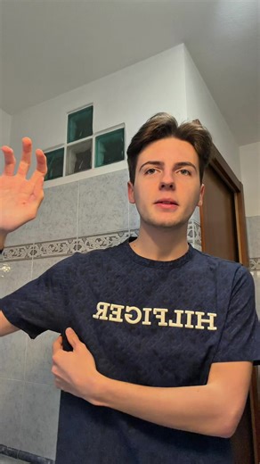 Lamentela sulle Magliette Oversize: Una Questione di Taglie