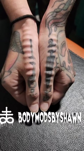 Shawn O'Hare on Instagram: "Check out these thumbspines on @_banditqueen Using @steve_haworth silicone! #siliconeimplant #siliconeimplant #handimplant #bodymodification #bodymodsbyshawn #bmezine #bodymods #stevehaworthsilicone #thumbs #thumbsup #thumb #thumbspine #thumbspines #implants #fyp"