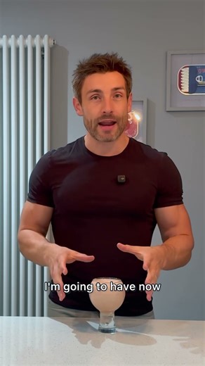 Here is how to make a healthy high protein smoothie for breakfast or lunch. ￼