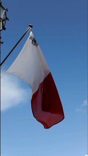 🇲🇹 Malta Flag Waving in the Wind 🌬️
