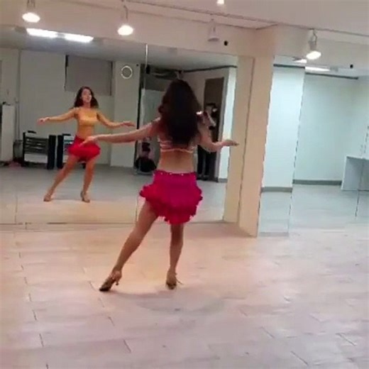 🔥 Mesmerizing Belly Dance Performance