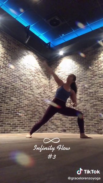 Infinity flow #flowwithgrace #infinitywithgrace #asana #yoga #vinyasa #flow #hotyoga #yogateacher #breathe #sweat #move #california #weho