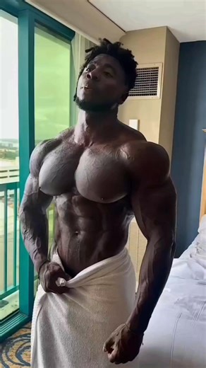 🔥 CHEST DAY: BUILD THAT ARMOR 🔥 Your chest is your statement piece! 💪 A thick, powerful chest makes you look strong before you even open your mouth. Upper, middle, lower - hit every angle and build that shelf that fills out every shirt. This is what real chest development looks like. Time to press heavy! 🚀 Want the complete chest building system? Link in bio 💪 video @dickersonross #chestday #chest #pecs #chestgains #upperchest #lowerchest #chestmass #benchpress #incline #decline #chestworko