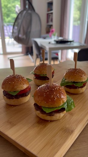 Mini Burger Recipe - Homemade Burger Buns & Patties