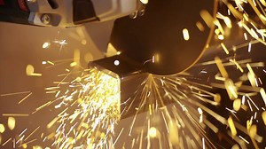 LiHD – The most powerful battery pack technology in the world! Metabo is the only manufacturer in the world to cover the entire power range – from 400 to 3,200 Watt – from standard machines to unique system solutions. Applications previously reserved for only the most powerful mains powered machines can now be handled cordlessly. The new LiHD battery packs are now available with 4.0 Ah, 5.5 Ah and 8.0 Ah. | Metabo