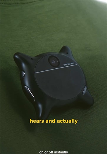 Every AI right now works the same way — you prompt, it responds. But here’s the problem: the information we put into prompts is always incomplete. The Looki L1 flips this entirely. It sees, hears, and understands what you’re doing in the real world — then moves before you do. @Looki actually built it. Would you find this useful? #LookiAI #ProactiveAI #ai #prompt #lookil1