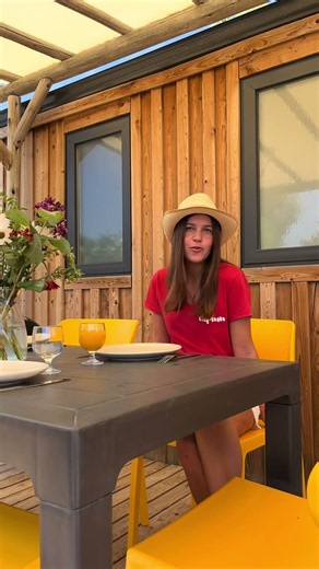 Ce mobil-home a TOUT : jacuzzi privé, 3 chambres, 2 salles de bain ! 😍🫧
