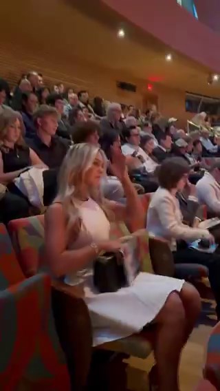 Taking my seat before the show https://t.co/3UKeAPVPtW