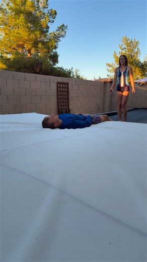 The ultimate trust challenge 🙈 | Kali Smallz