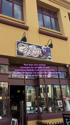 ⭐️⭐️⭐️ New year, new magic ! Go Ask Alice has all the potions, charms, and vibes you need to ring it in right 🕯️🔮 #GoAskAlice #santacruz #WitchyShop #fyp