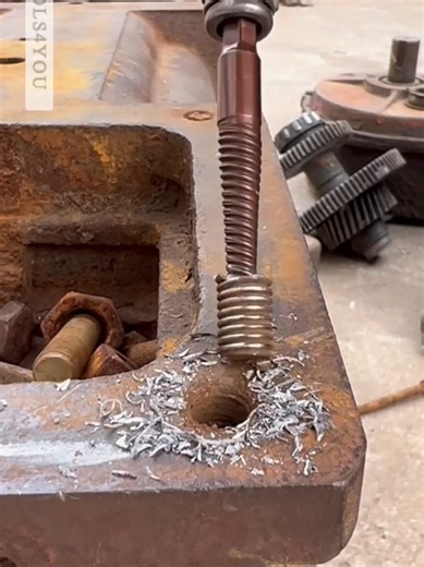 How to remove a broken stud #hardwaretools #tools #tools