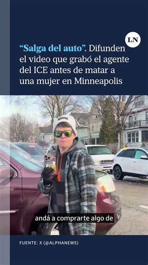 En redes sociales se difundió este viernes un nuevo video que muestra a Renee Nicole Good, la mujer asesinada en Minneapolis el miércoles por el disparo de un agente de inmigración. El video fue capturado por el celular de Jonathan Ross y comienza con él frente al vehículo conducido por Good, quien había detenido su camioneta de forma perpendicular a la calle, obstruyendo el flujo del tráfico. Ross no dice nada mientras camina por la parte delantera del auto hacia el lado del conductor y se ve r