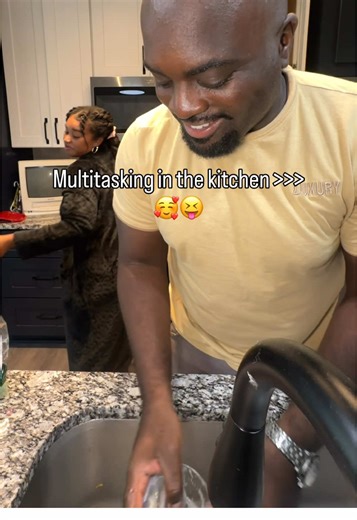 The best use of multi tasking 😂🤣