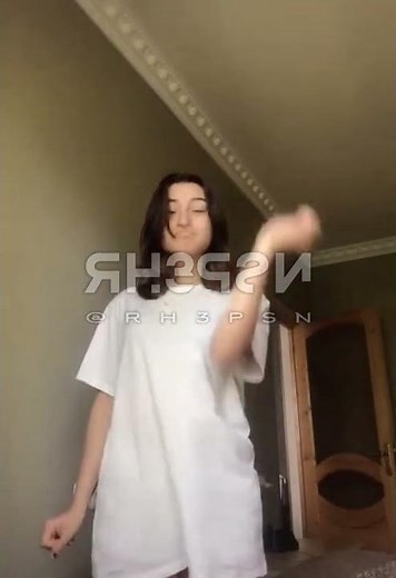 32 Julia Tiktok | ‪@RH3PSN‬