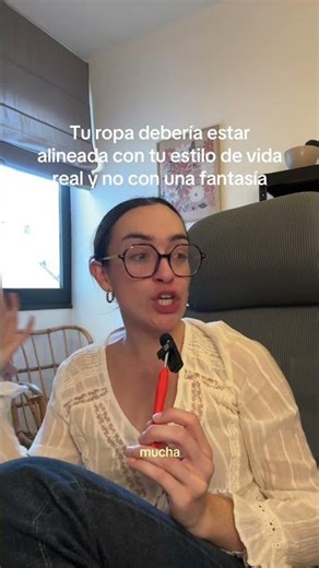 tu ropa debería estar alienada con tu estilo de vida y no con tu fantasía #adulting #ropa