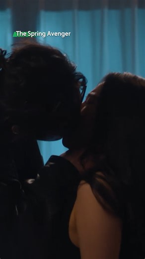 Bed kiss, passionate, tender, all ours. 🔥 #iqiyi #thespringavenger #muleen #yuyang #cdrama #mustwatch #爱奇艺 #陆剧 #上春山 #穆乐恩 #于杨 | iQIYI