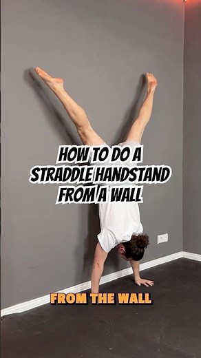 Learn the straddle handstand from the wall 🤸🏽