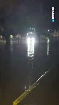 Severe storm surge in Comodoro: The sea destroyed part of the coastal walkway and flooded the hig...
