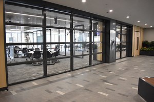 [Hot Item] Automatic Vertically Folding Glass Walls Operable Walls Lifted Vertical Retractable Upward Fold Glass Wall