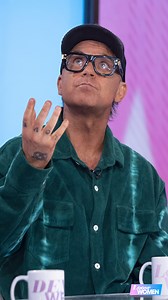 560K views · 2K reactions | Did you spot something spooky in the Loose Women studio on Wednesday?  UFO enthusiast Robbie Williams gatecrashed our alien debate on Wednesday, but it was a spooky incident that happened during Rob’s tale that got viewers talking - did you spot it?  | Loose Women | Facebook