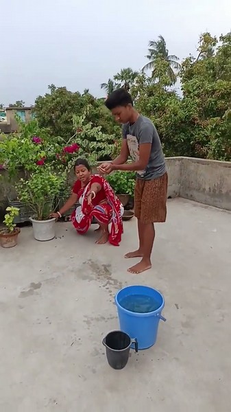 হাতে করে জল আনো 😅😂🤣#funny #comedy 😅😂🤣
