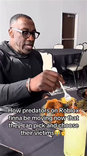 blue apple| meme no ads on Instagram: "Your daily dose of blue energy. 🍎🌀 Follow @blueapplefr to keep your feed unhinged. (tt/flxrefallen) . Roblox just made a massive change to how players interact by introducing facial age estimation technology. For the first time, the platform is using AI and camera scans to verify how old players actually are. This has led to a new rule where players are grouped into specific age buckets (like Under 9, 13–15, or 21+). By default, the system now restricts c