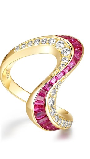 SEDAT ALIOGLU on Instagram: "Red ruby paired with natural diamonds — a beautiful, one-of-a-kind creation.#FineJewelry #DiamondRing #RubyRing #LuxuryJewelry #UniqueDesign"