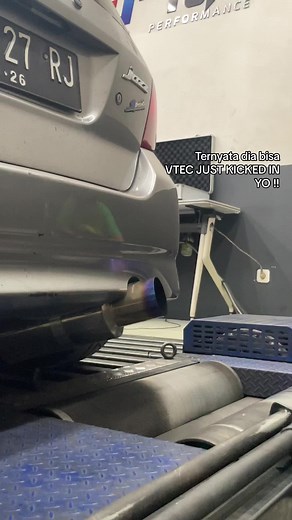 Exploring the Roar of VTEC in a Honda Civic GD3