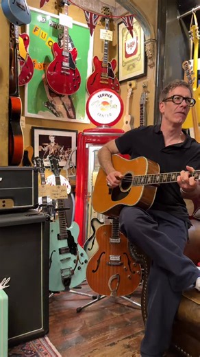#MartinMonday on this super clean 1975 D-45 that’s just arrived ✨❤️‍🔥🎖️🇺🇸 Who knows this track? #martinguitars #martinguitar #johnprine #vintageguitars #vintageguitar #guitars #guitar #guitarworld #instaguitar #guitarlove #guitarlife #guitarra #guitartalk #guitarplayer #guitarplayers #guitarriff #riffwars #acoustic #acousticmusic | No.Tom Guitars London
