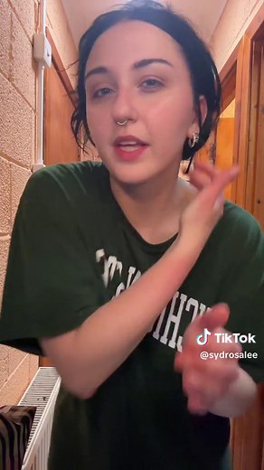 This is what its like at a youth hostel in Europe in the communal bathroom! #sydrosalee #traveltiktok #studyabroad #viral #traveladvice #europeansummer #getunreadywithme #hostel