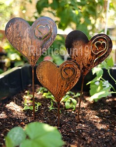 Rusted Metal Heart Garden Stakes - Set of Three - Etsy