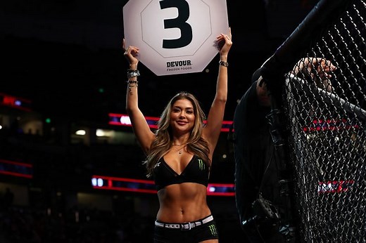 How much do UFC ring girls make per fight?