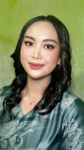 𝐌𝐔𝐀 𝐏𝐀𝐋𝐀𝐍𝐆𝐊𝐀 𝐑𝐀𝐘𝐀 - 𝐊𝐀𝐋𝐓𝐄𝐍𝐆 on Instagram: "Makeup for @putriangeliasari #makeuppalangkaraya #muapky #makeupartistpalangkaraya #makeupkalteng"