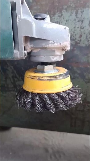 How to remove paint from iron//Paint ko Kaise Remover Kare#shortvideo #paint