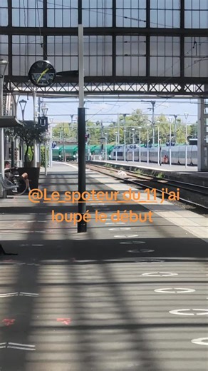 euro 4000 et sait wagon vers qui passe a la gare de la Rochelle en direction de la Rochelle porte saint dauphin il passe a 13h36 jeudi 17 juillet dsl j'ai loupé la loc #gare #pourtoi #train @LE GRAND SPOTTEUR BRETON