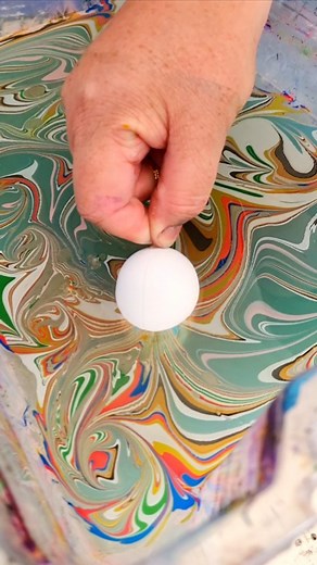6.1K views · 2.6K reactions | Water Marbling plastic 3D objects such as this egg is a fun way to create your own colour combinations. Plastics can be either tricky or easy to marble. I recommend experimenting with no prep first, but if that doesn't work, sometimes a light spray with alum. Pop over to my YouTube channel at Raynbow Crow Studios for basic Marbling information. #marbledeggs #brisbaneartist #australianartist | Raynbow Crow Studios | Facebook