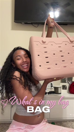 What's in My Bag: Everyday Essentials Revealed