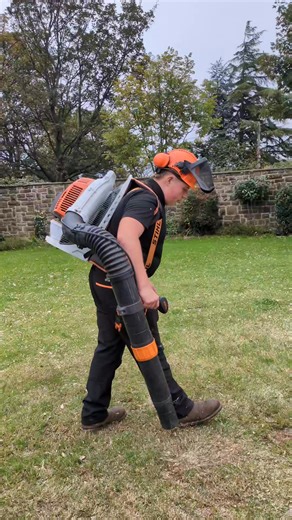 Hughie on the clean up with the BR800 | The Land Doctor