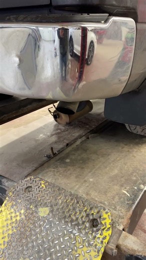 2016 dodge 1500. Super 40 flowmaster exhaust.