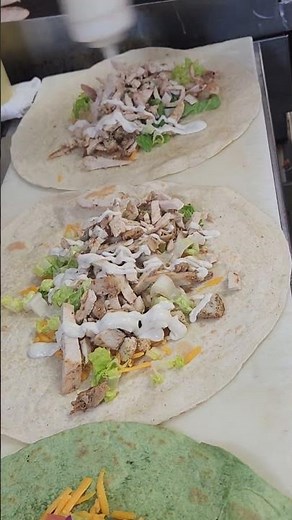 how to fold a chicken wraps.quick and easy to do it!