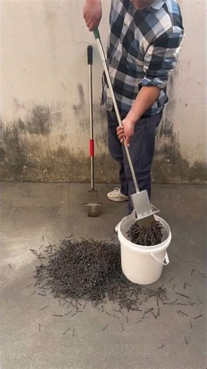 collect nut bolt through magnet system