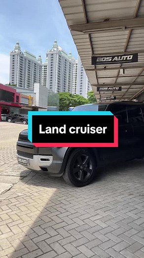 Land Rover Defender 2002 Tiga: Mobil Kece dan Gagah