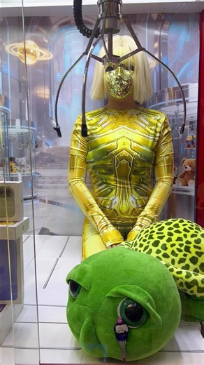 Gold Claw Machine Challenge - Day 41 #clawmachine #arcade #prize | claw machines