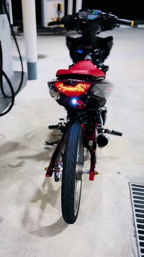 Yamaha Y15ZR: Custom Modifications and Cinematic Showcase