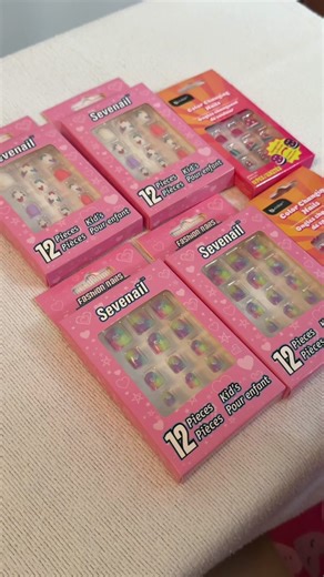 Hello and welcome to our ASMR World! This was a long video so we’re going to have to break it up into two videos! This first part is my daughter deciding which nails to choose, applying her nails and then taps on some objects. Please don’t mind her bandage, she accidentally gave herself a papercut at school 😭 they are the worst! We really hope you find this one relaxing. We love and appreciate you all so much and as always happy resting beautiful people. 😴 #asmr #unintentionalasmr #kidasmr #as