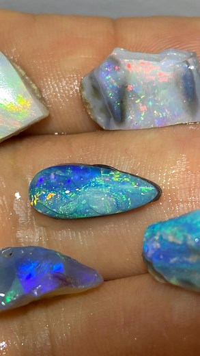 Available now new oz opal parcels in our Etsy Store 🎄 #etsyopal #roughopalstones #crystalopalrough #ozopal 🪸🌈🧚‍♀️🐬🎄 | Gemstar
