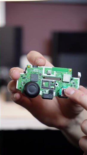 Lets open this ps4 controller up and show you guys what is inside! #gaming #ps3 #playstation #ps4