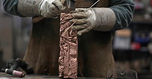 Coût, poids, fabrication... l’histoire surprenante de la statuette des César