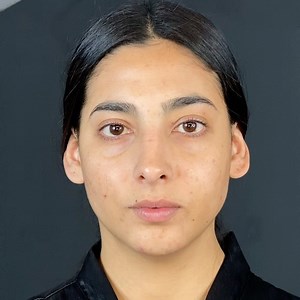 Color 2020 AQUA 🎨 Aquí le muestro cómo se puede llevar este tono en un estilo más social ! 🥰 Pomadas/Sombras @jre_cosmetics Piel/Base @dr.makeupoficial Polvo / Contorno @benefitmexico Rubor @beccacosmetics Delineador @stilacosmetics Pestañas @ohlalalashesmx Labial @mfcosmetics.mx Aretes @soutache_mexico MUA @americaacruz . . #AmericaMakeup2020 #LoMejordelEden #AmericaMakeup #LaMaquillistadelaNovia . . ☎️contacto 9935937870 llamadas 9933656311 #hudabeauty #benefitcosmetics #juviasplace #beccaco